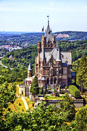 Замок Драхенбург (Schloss Drachenburg) Замок Драхенбург (Schloss Drachenburg)